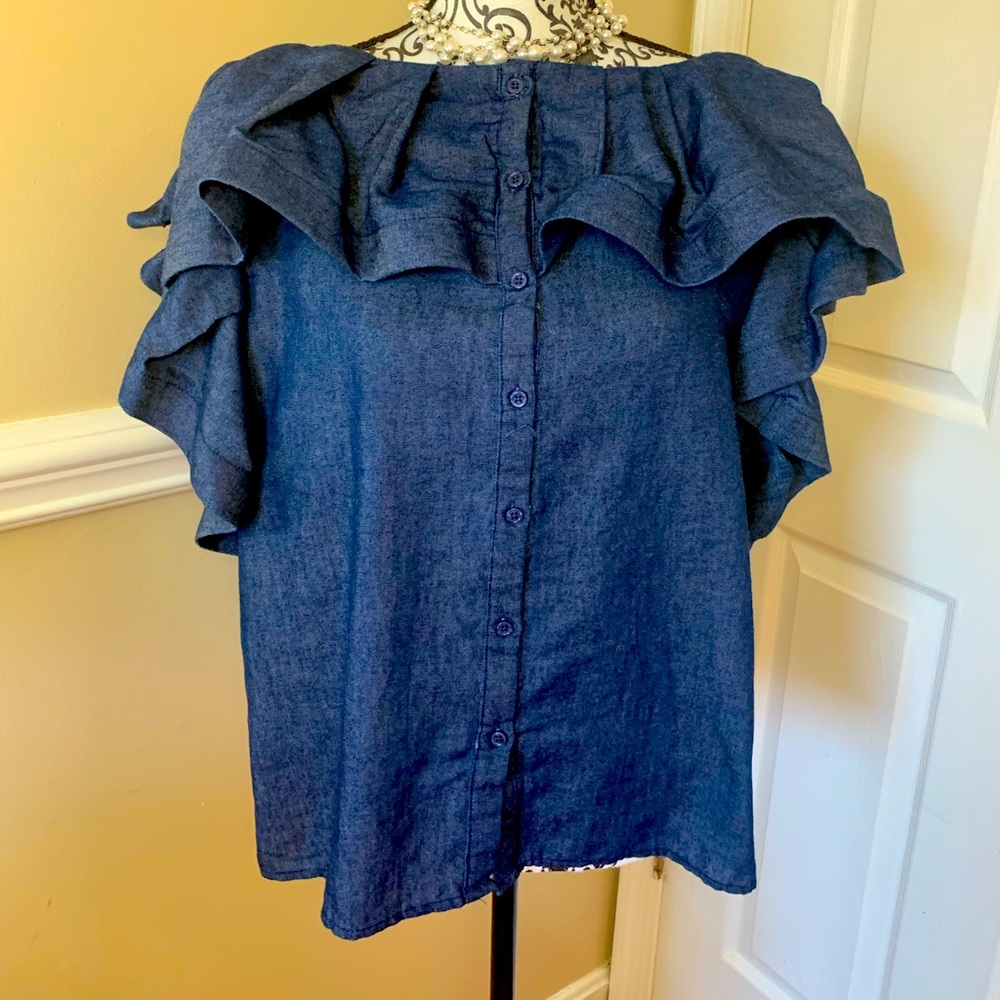 Homemade, structured jeans, sleeveless/ruffle button up top
